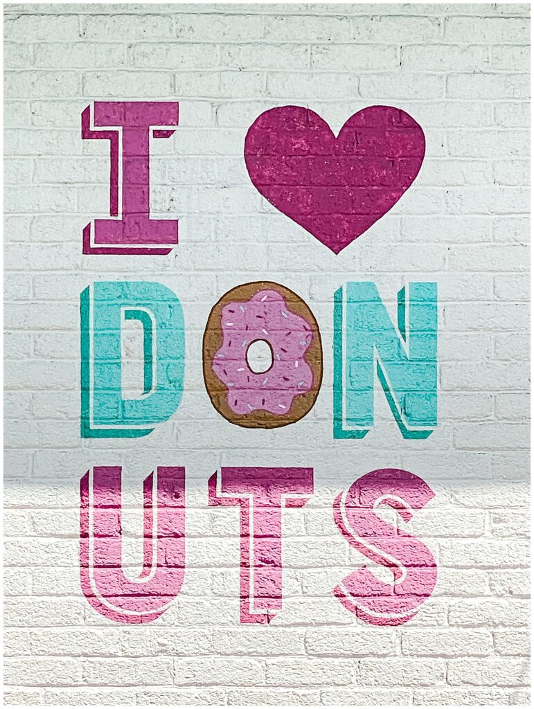 I heart donuts mural